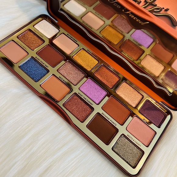 New Too Faced Chocolate Eyeshadow Pallet - Picture 3 of 6